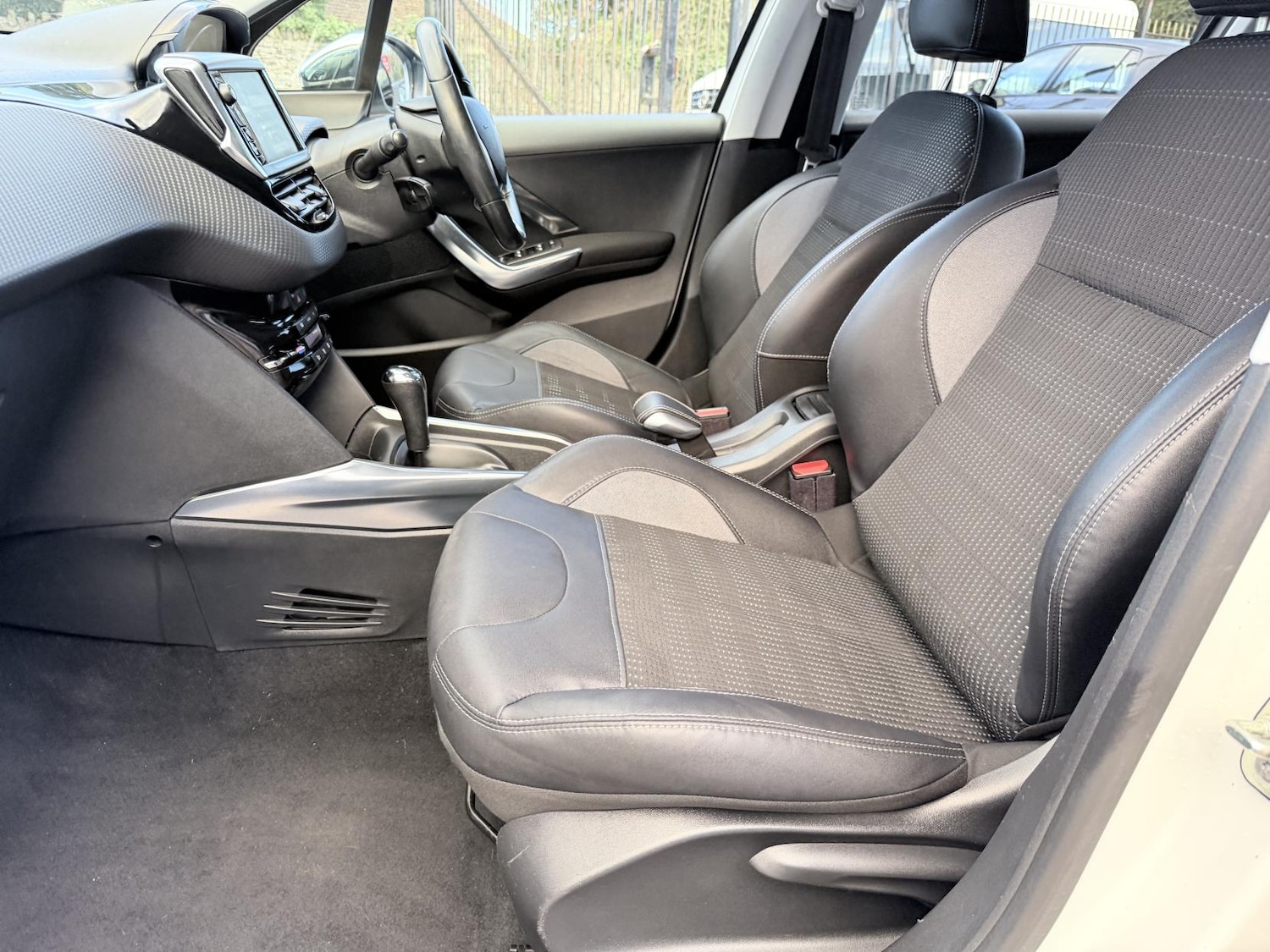 Used Peugeot 2008 2014 for sale - 77906969: Photo 14