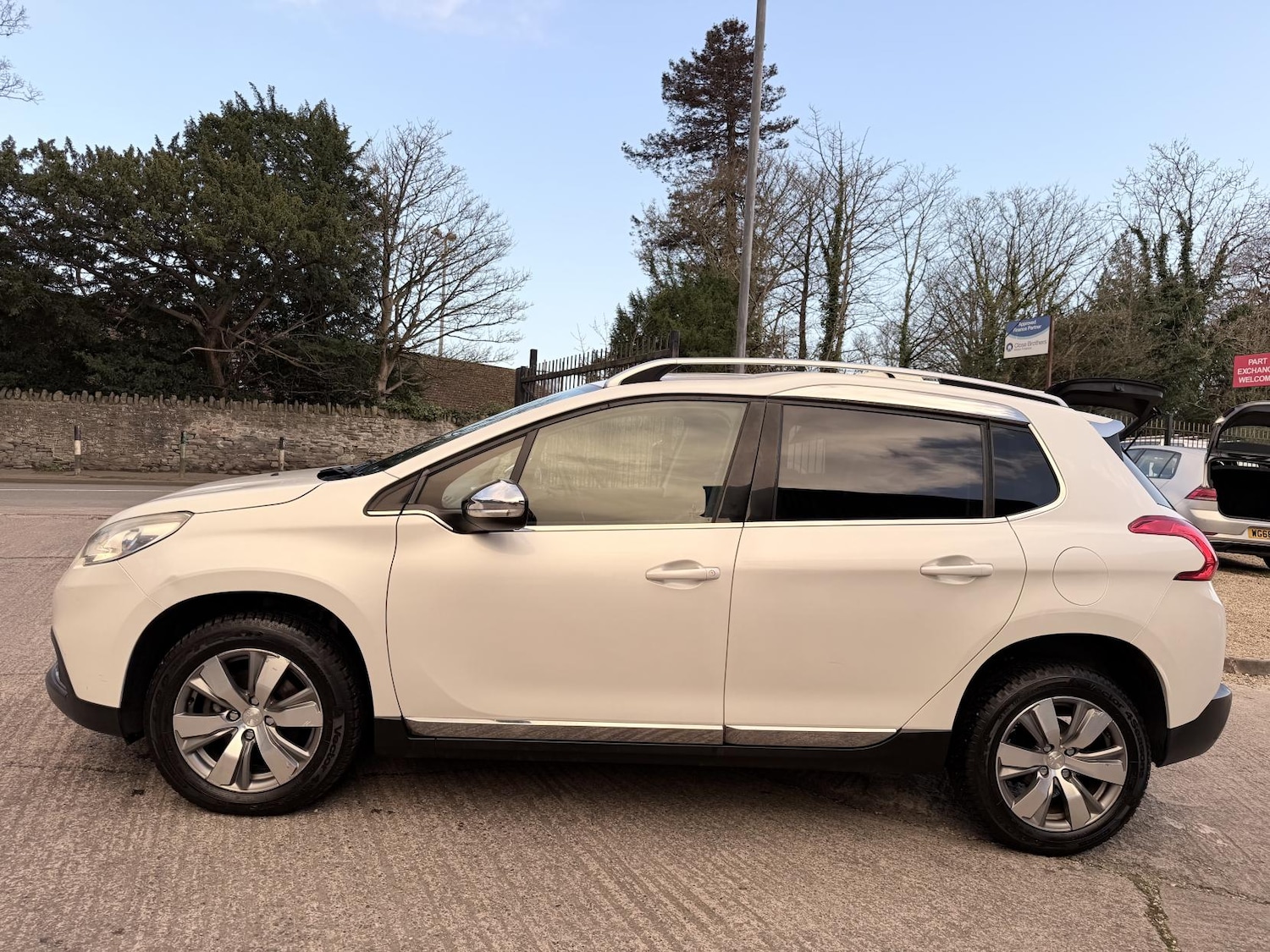 Used Peugeot 2008 2014 for sale - 77906969: Photo 4