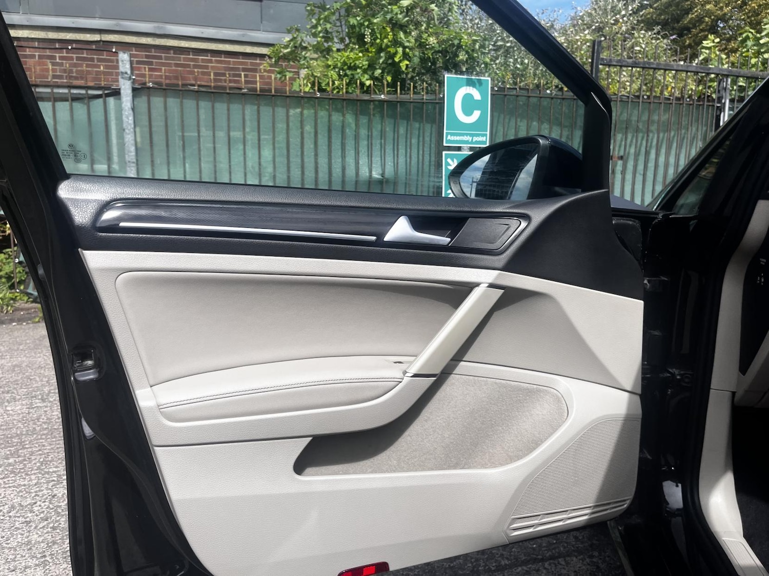 Vehicle 28