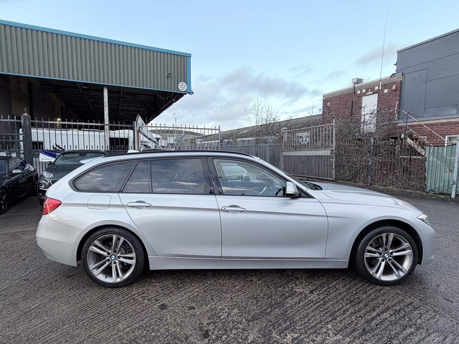 Used BMW 3 Series 2012 for sale - 77235619: Photo 8