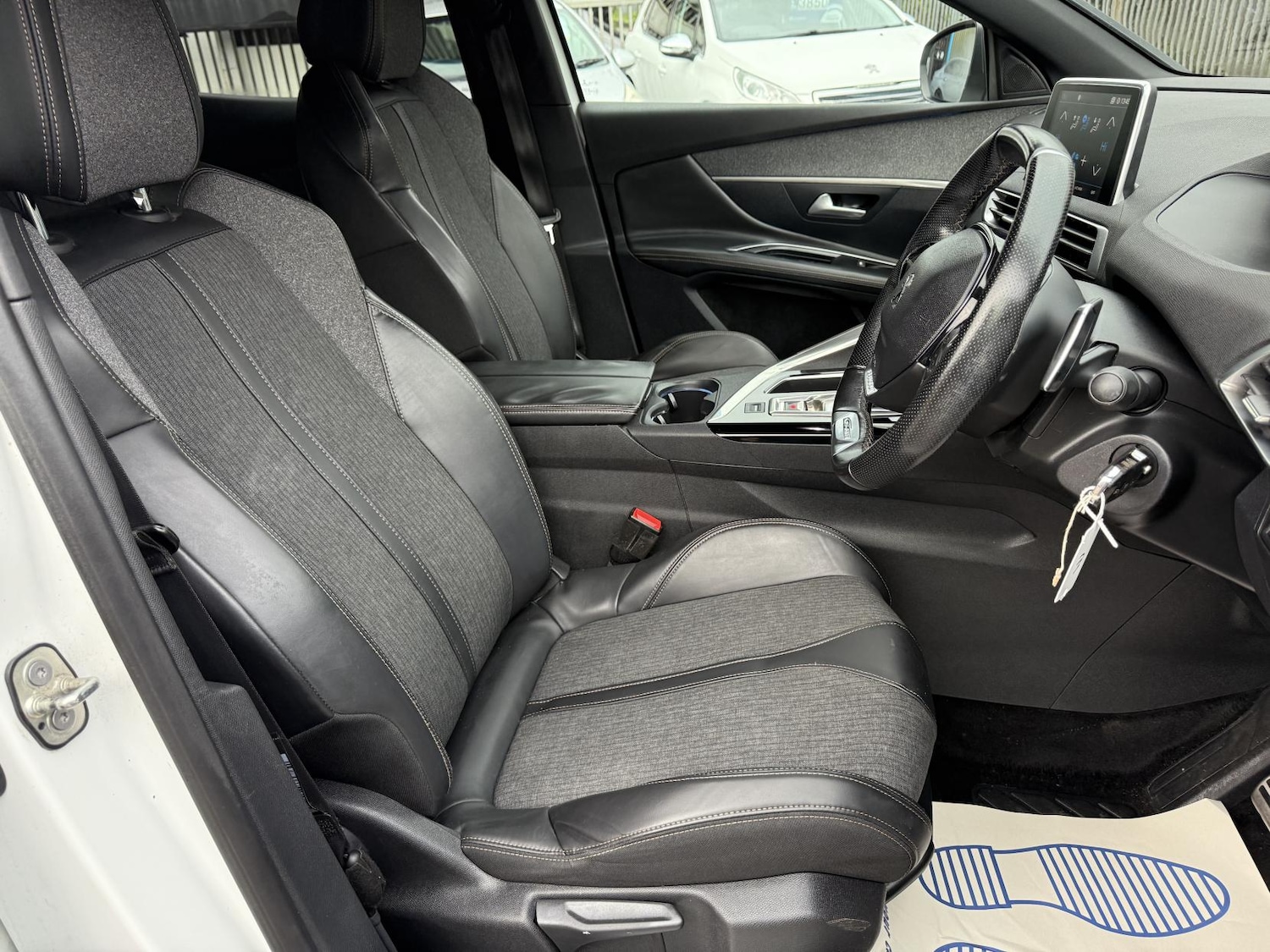 Used Peugeot 3008 2017 for sale - 76855524: Photo 10