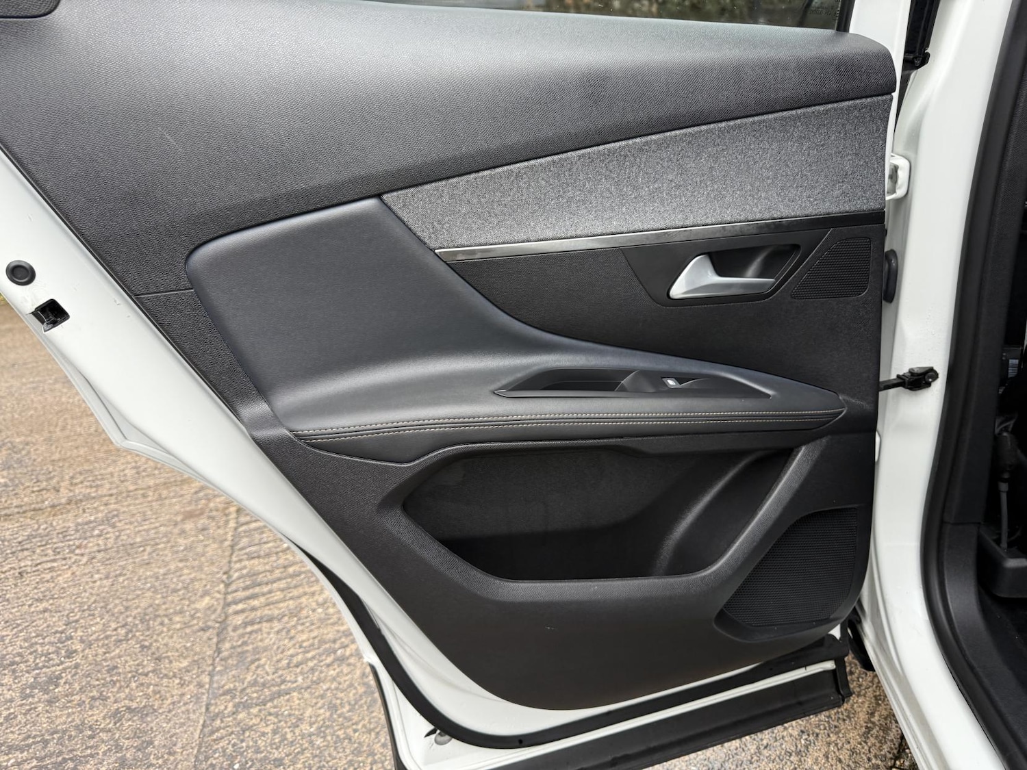 Used Peugeot 3008 2017 for sale - 76855524: Photo 21