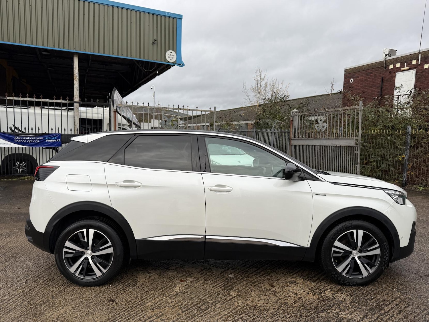 Used Peugeot 3008 2017 for sale - 76855524: Photo 8