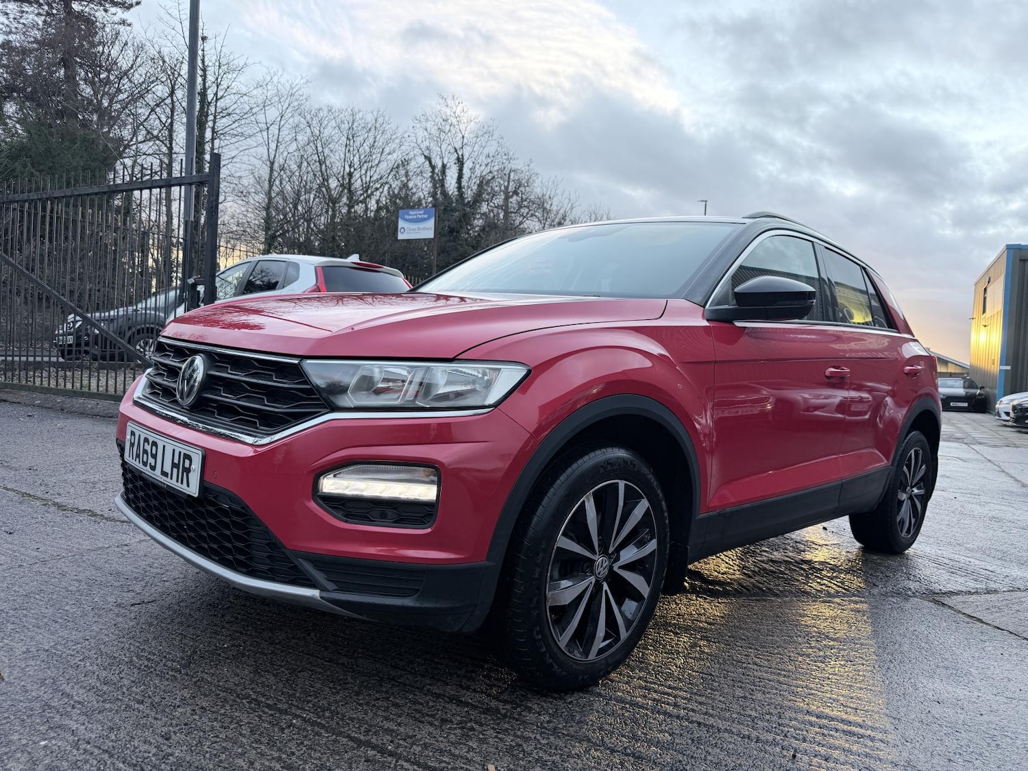 Used Volkswagen T-Roc 2019 for sale - 77173548: Photo 3