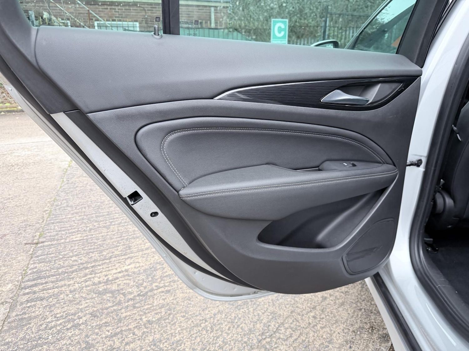 Used Vauxhall Insignia 2017 for sale - 77592391: Photo 17