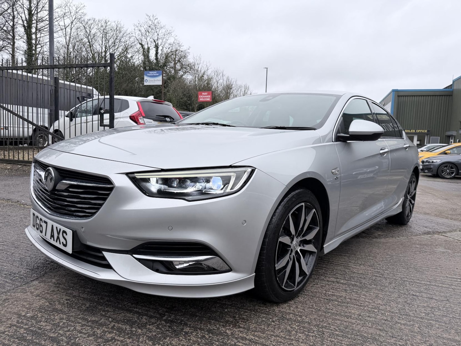 Used Vauxhall Insignia 2017 for sale - 77592391: Photo 3
