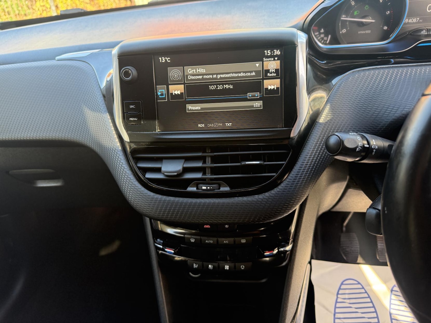 Used Peugeot 2008 2015 for sale - 76688475: Photo 11