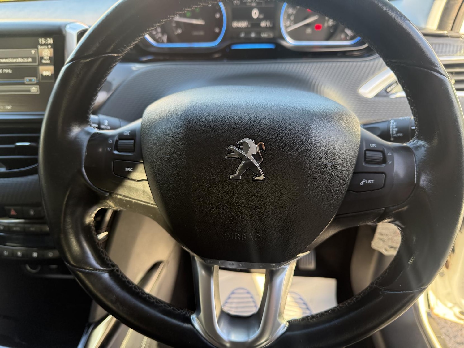 Used Peugeot 2008 2015 for sale - 76688475: Photo 13