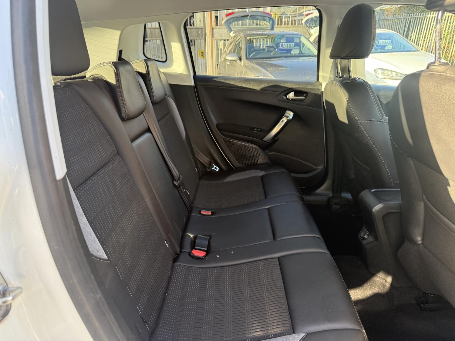 Used Peugeot 2008 2015 for sale - 76688475: Photo 15