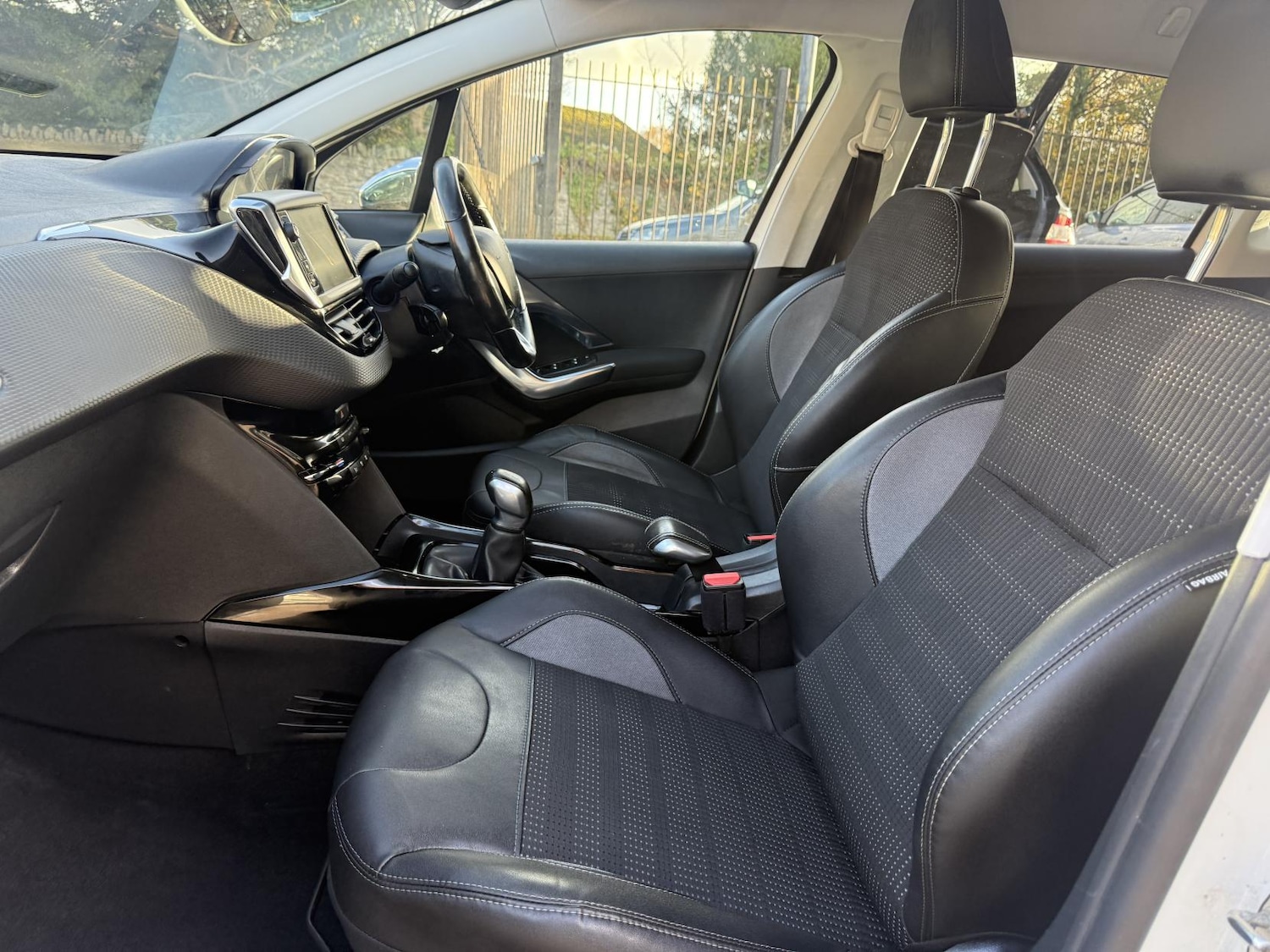 Used Peugeot 2008 2015 for sale - 76688475: Photo 22