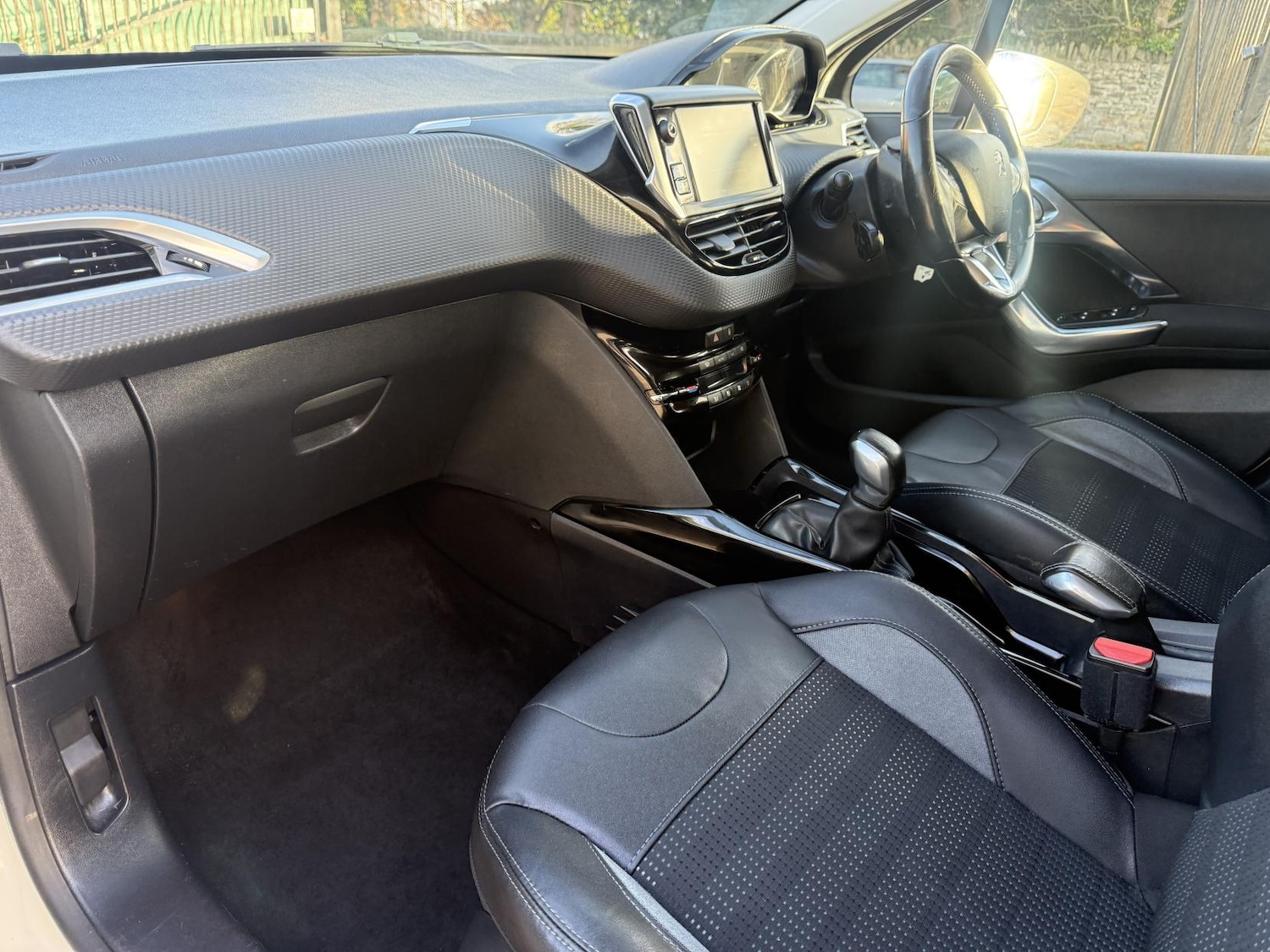 Used Peugeot 2008 2015 for sale - 76688475: Photo 23