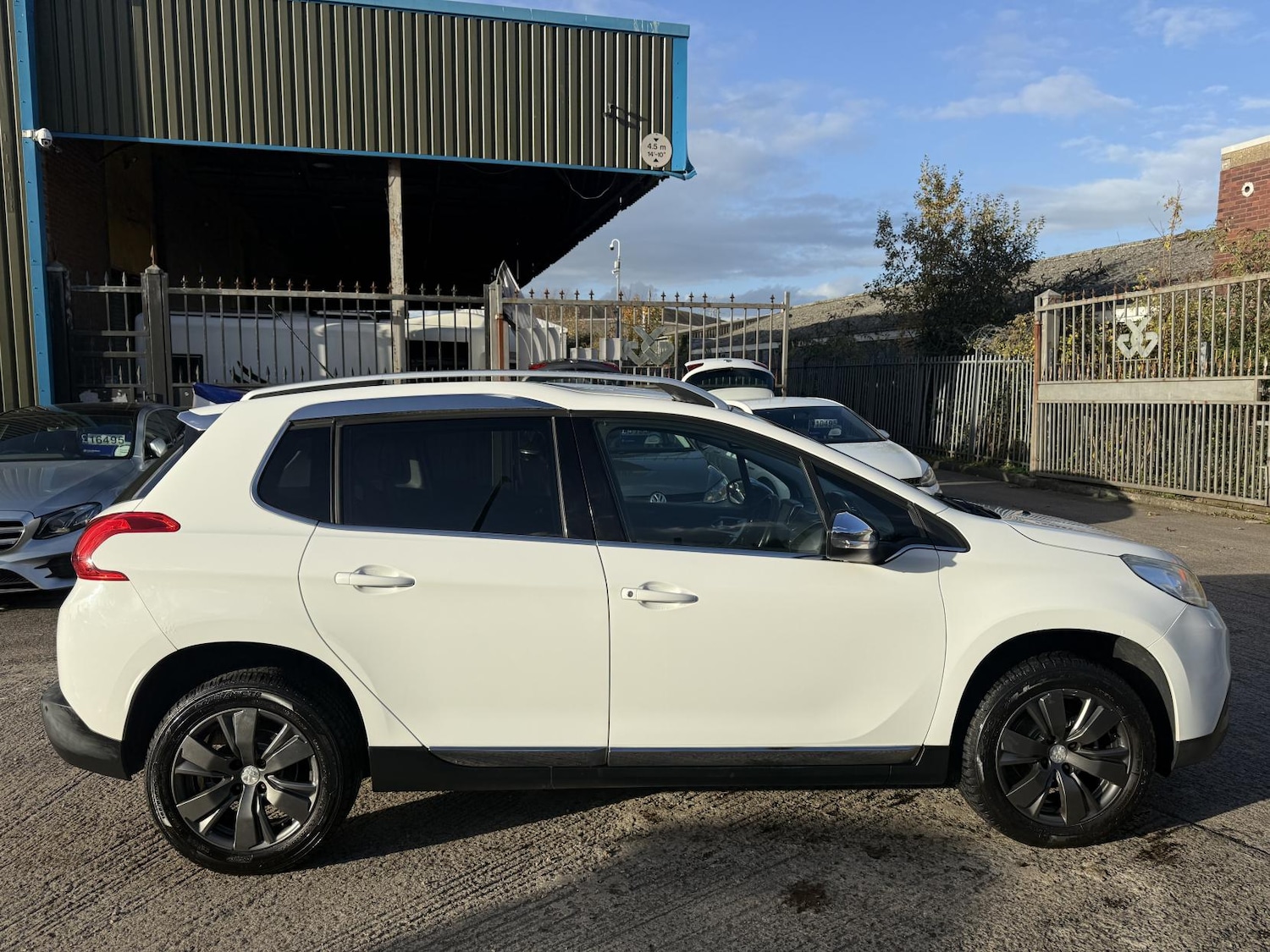 Used Peugeot 2008 2015 for sale - 76688475: Photo 8