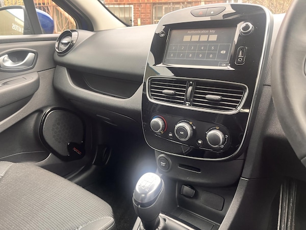 Used Renault Clio 2018 for sale - 74366793: Photo 14