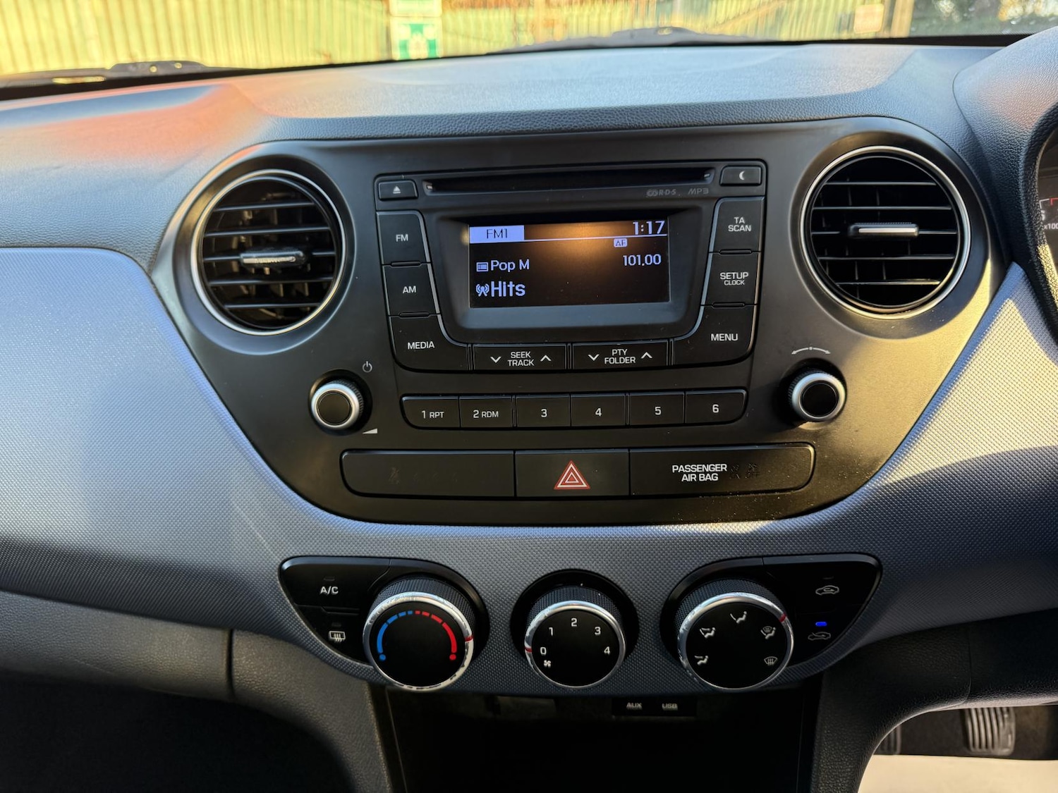 Used Hyundai i10 2014 for sale - 76637626: Photo 12