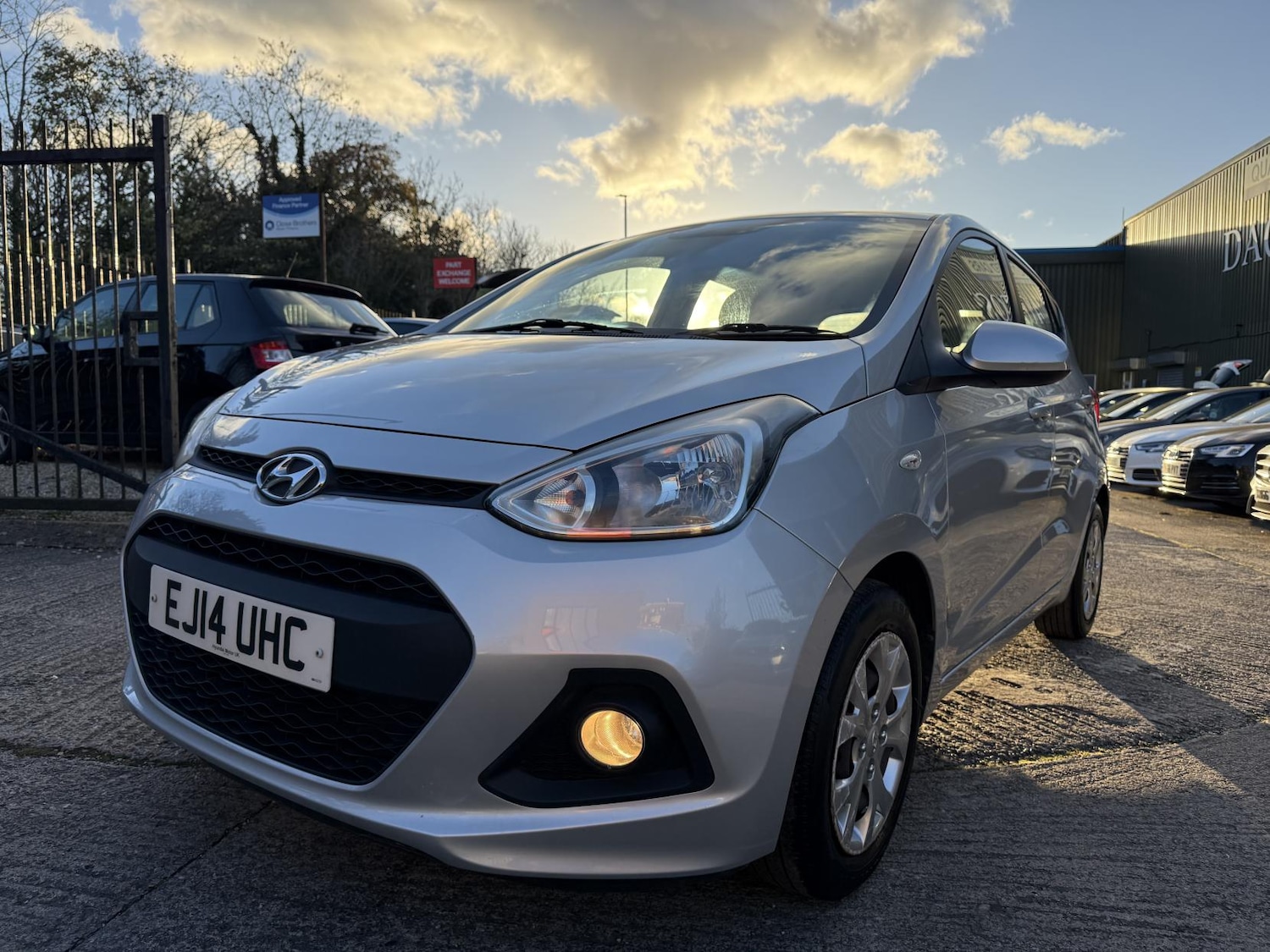 Used Hyundai i10 2014 for sale - 76637626: Photo 3