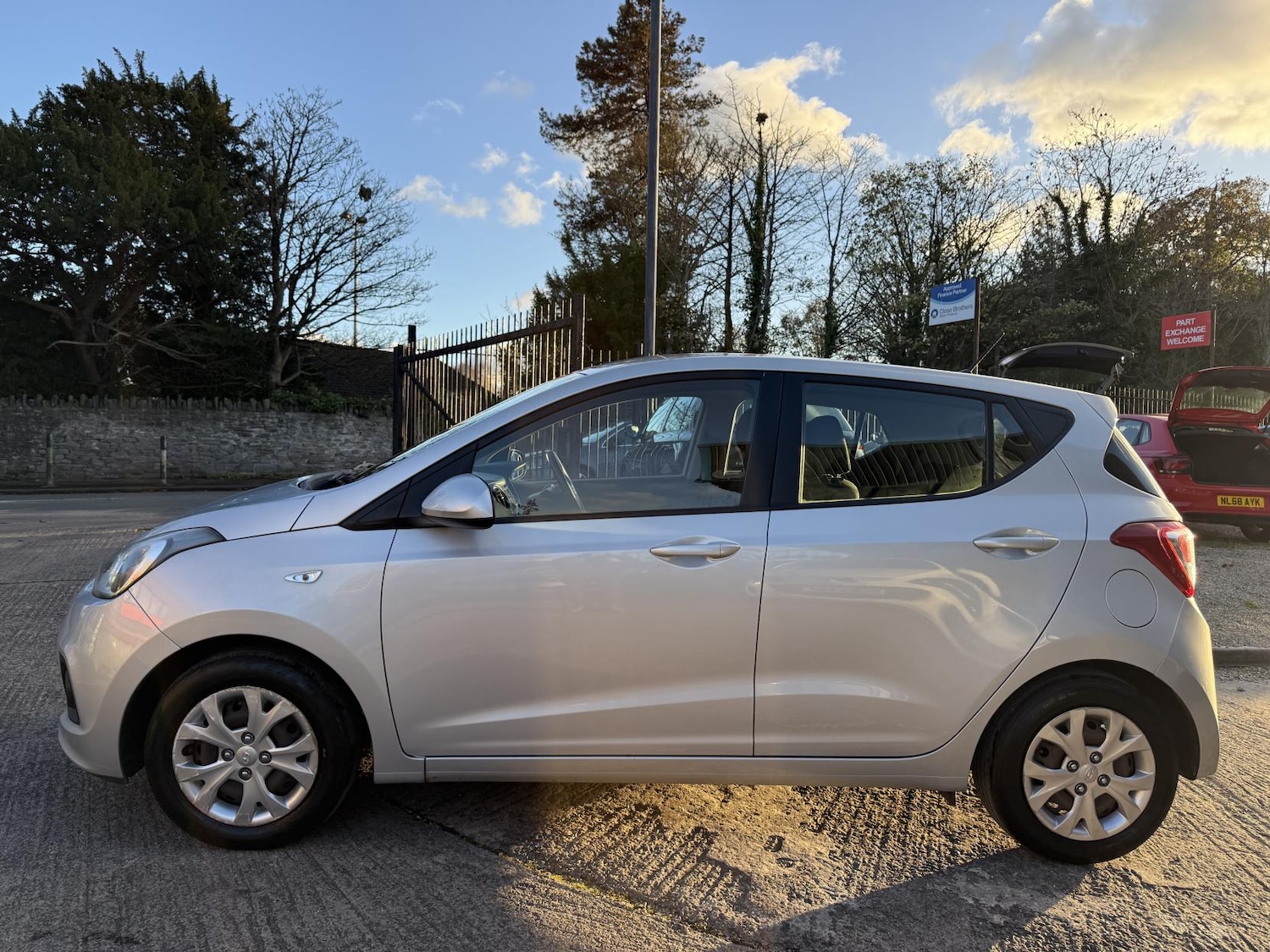 Used Hyundai i10 2014 for sale - 76637626: Photo 4