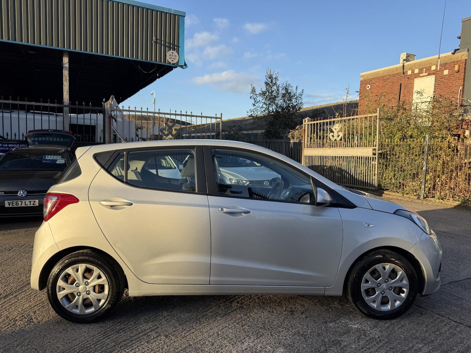 Used Hyundai i10 2014 for sale - 76637626: Photo 8