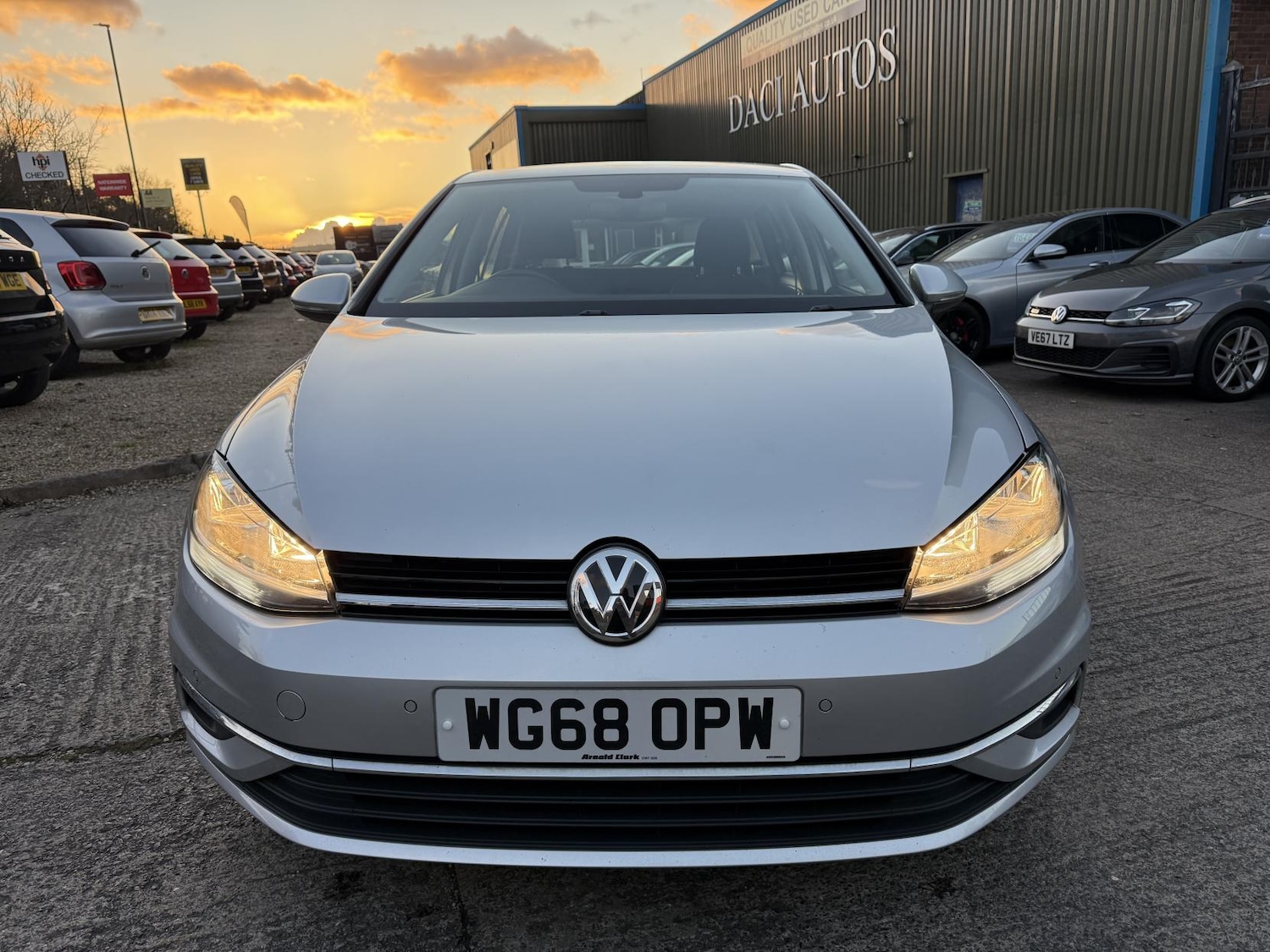 Used Volkswagen Golf 2018 for sale - 76649999: Photo 2