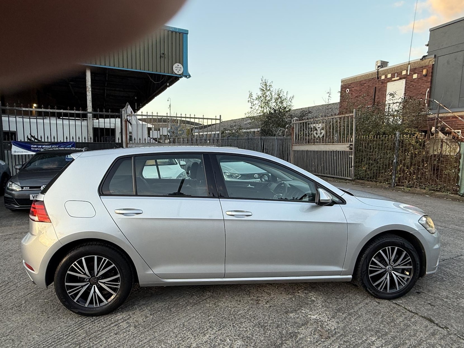 Used Volkswagen Golf 2018 for sale - 76649999: Photo 8