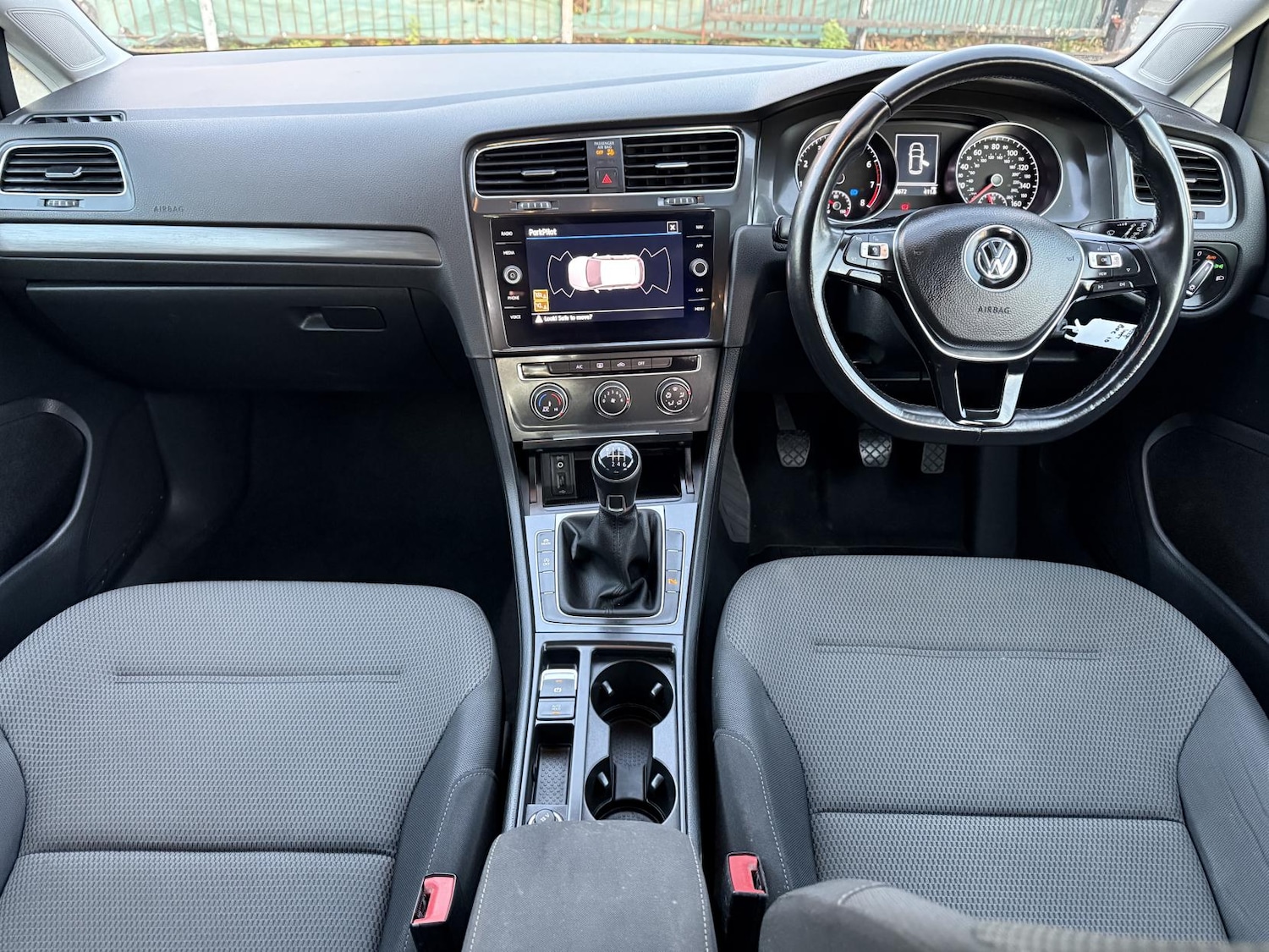 Used Volkswagen Golf 2018 for sale - 76649999: Photo 9