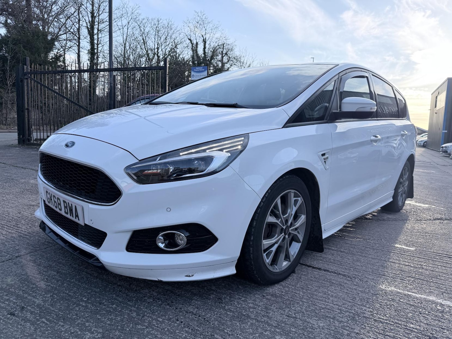 Used Ford S-Max 2018 for sale - 77704407: Photo 3