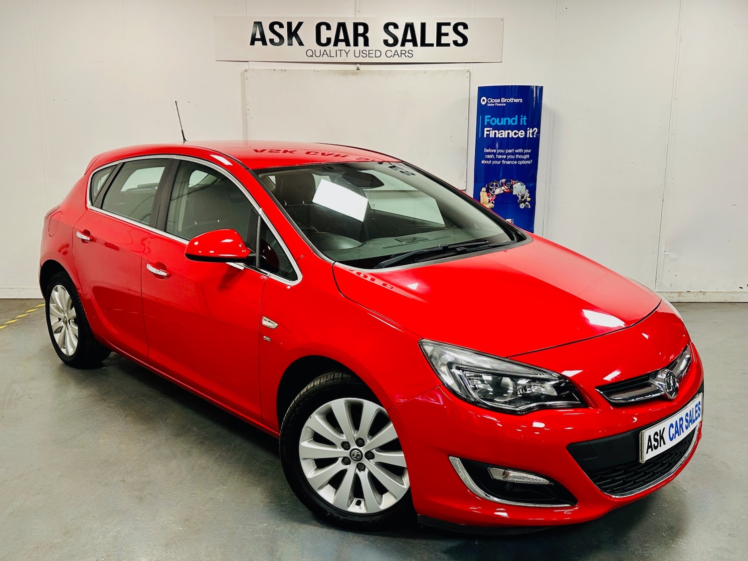 Used Vauxhall Astra 2013 for sale - 76366645: Photo 3