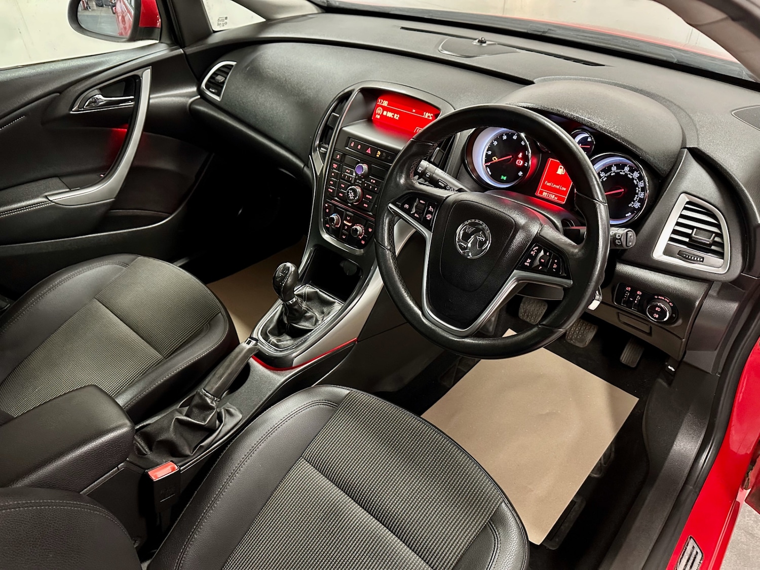 Used Vauxhall Astra 2013 for sale - 76366645: Photo 4