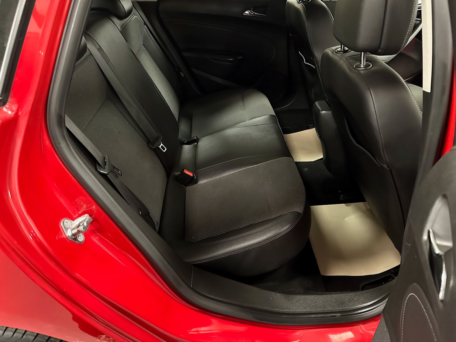 Used Vauxhall Astra 2013 for sale - 76366645: Photo 5