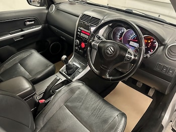 Used Suzuki Grand Vitara 2010 for sale - 76640675: Photo