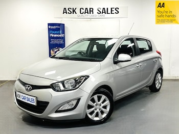 Used Hyundai i20 2012 for sale - 76508086: Photo