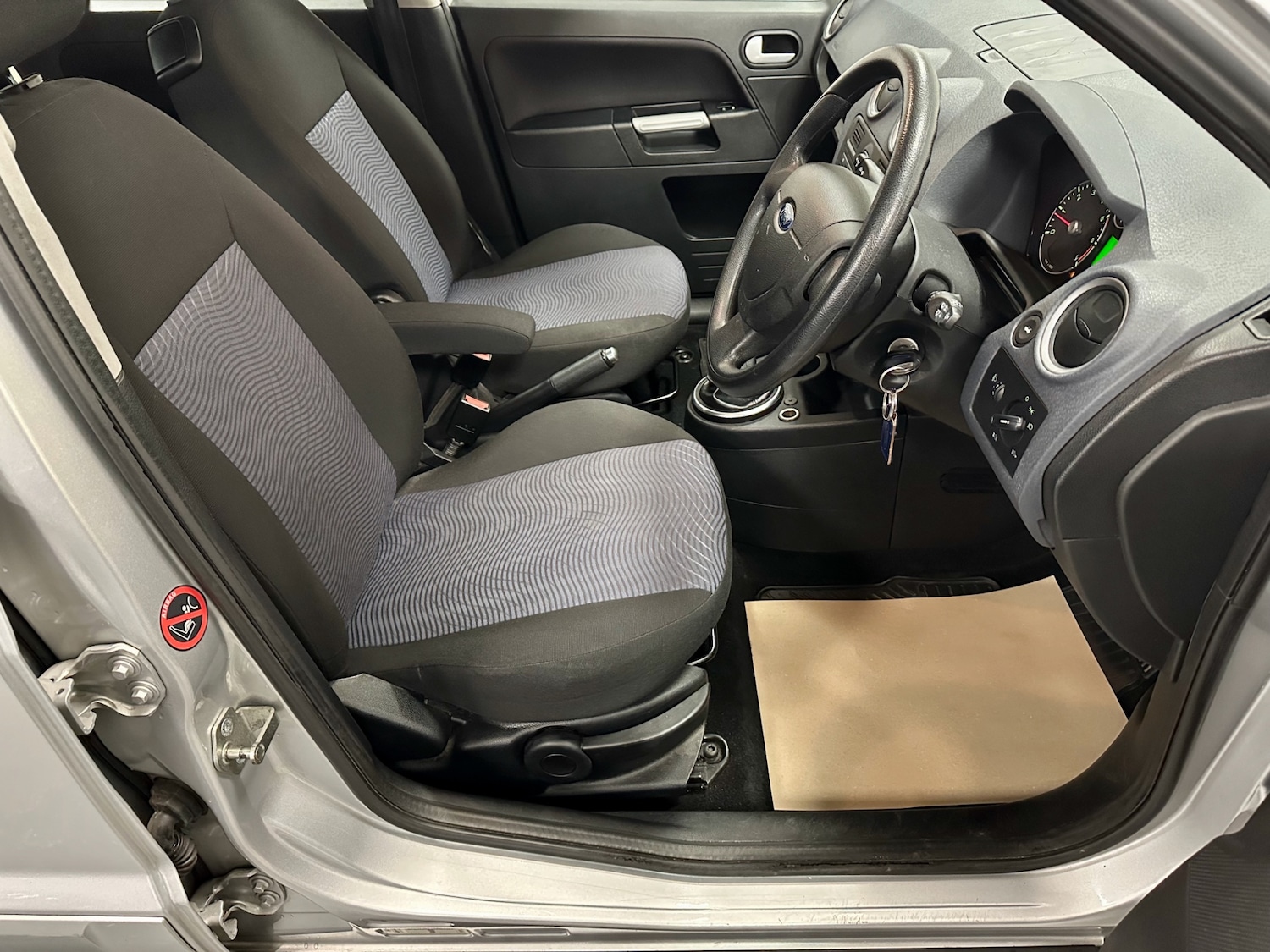 Used Ford Fusion 2010 for sale - 76627228: Photo 6