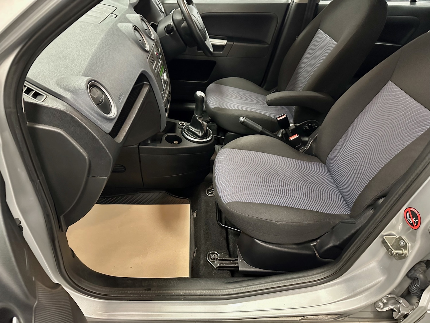 Used Ford Fusion 2010 for sale - 76627228: Photo 8