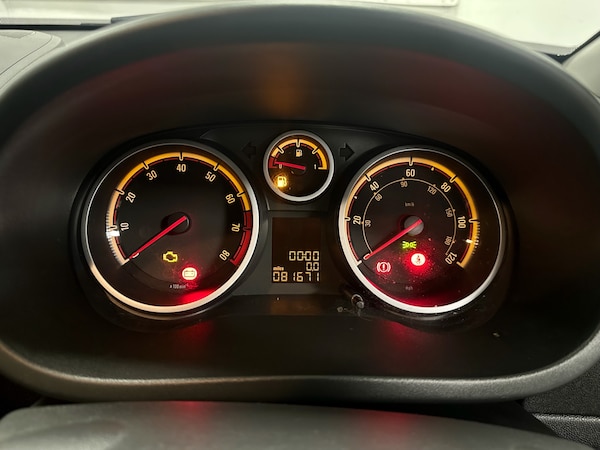 Used Vauxhall Corsa 2013 for sale - 75595938: Photo 8