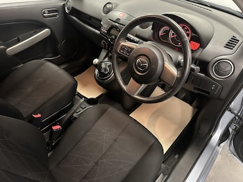 Used Mazda Mazda2 2013 for sale - 76455152: Photo