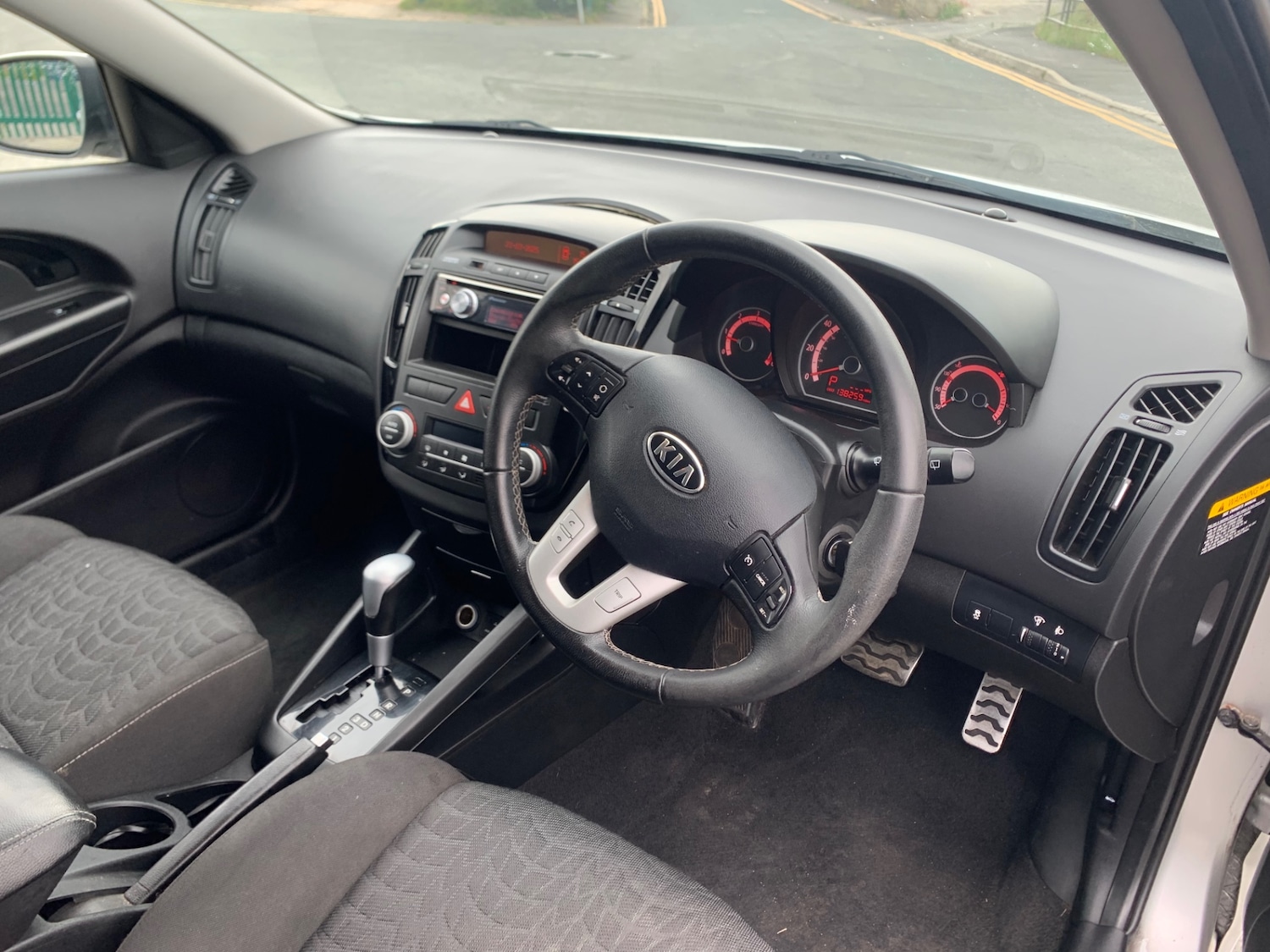 Kia Ceed 2012 (12) - 1.6 CRDi 3 5dr Auto - Image 13
