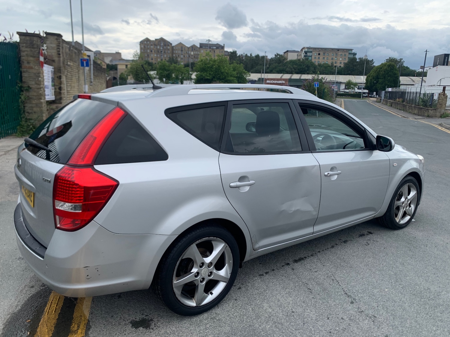 Kia Ceed 2012 (12) - 1.6 CRDi 3 5dr Auto - Image 8