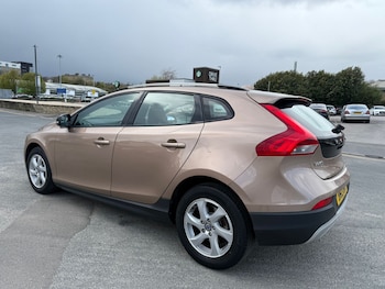 Used Volvo V40 2013 for sale - 78353003: Photo