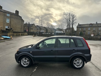 Used Ford Fusion 2006 for sale - 76785493: Photo