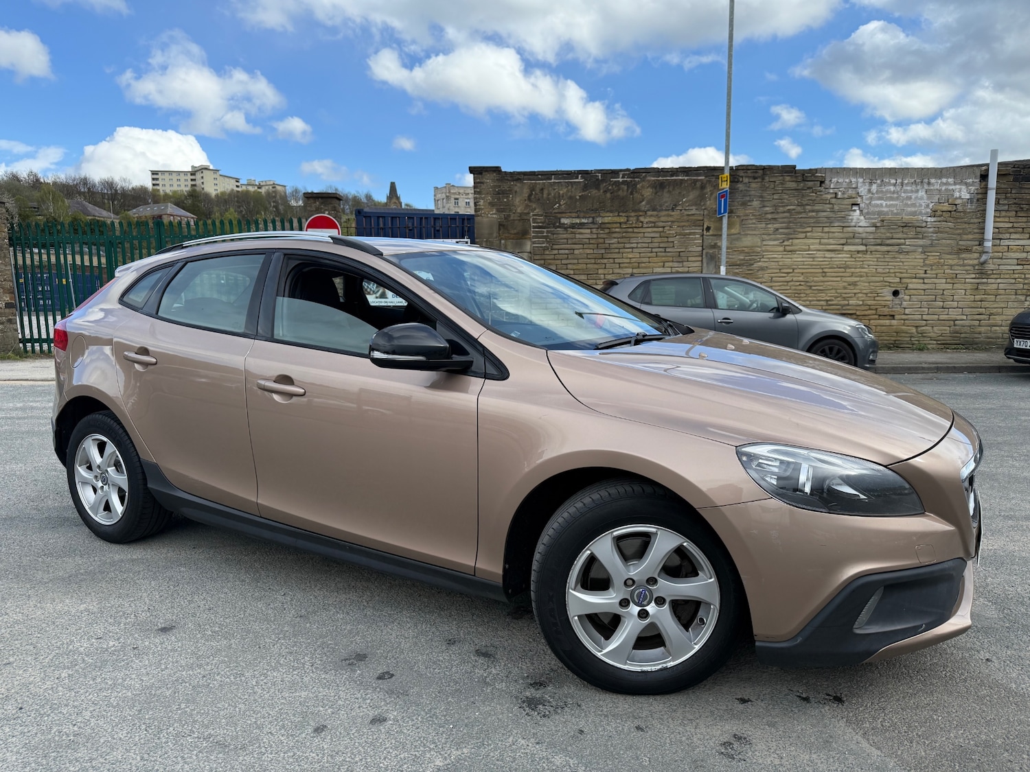Used Volvo V40 2013 for sale - 78212103: Photo 3
