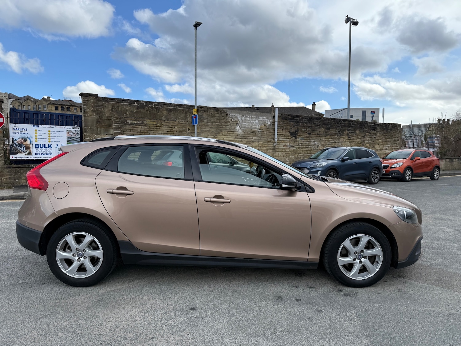 Used Volvo V40 2013 for sale - 78212103: Photo 9