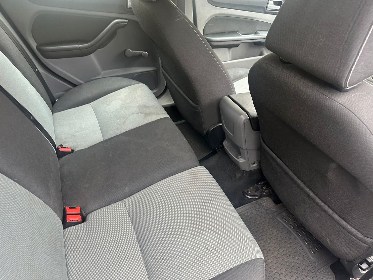 Used Ford Focus 2010 for sale - 76316555: Photo 11