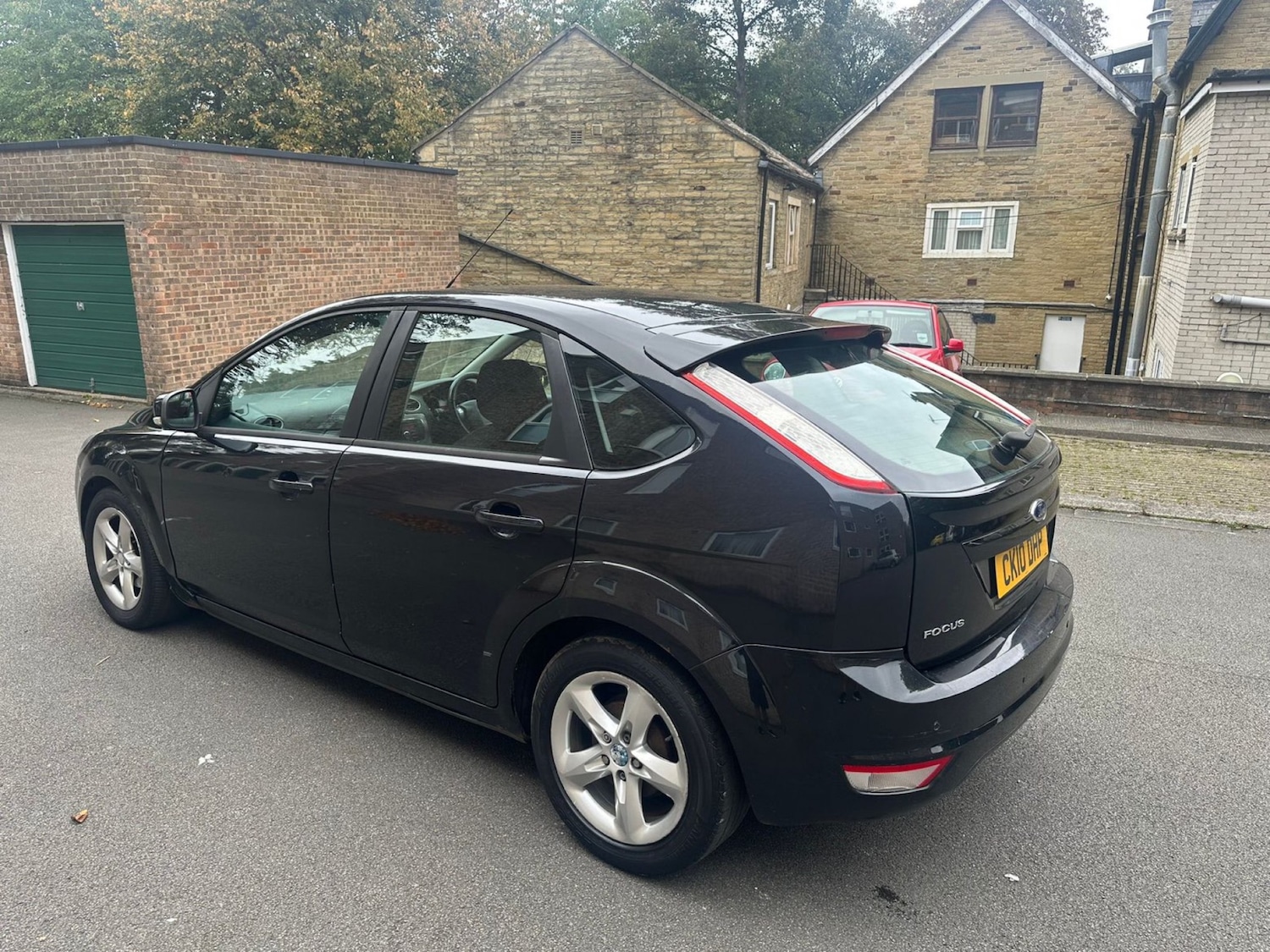 Used Ford Focus 2010 for sale - 76316555: Photo 2