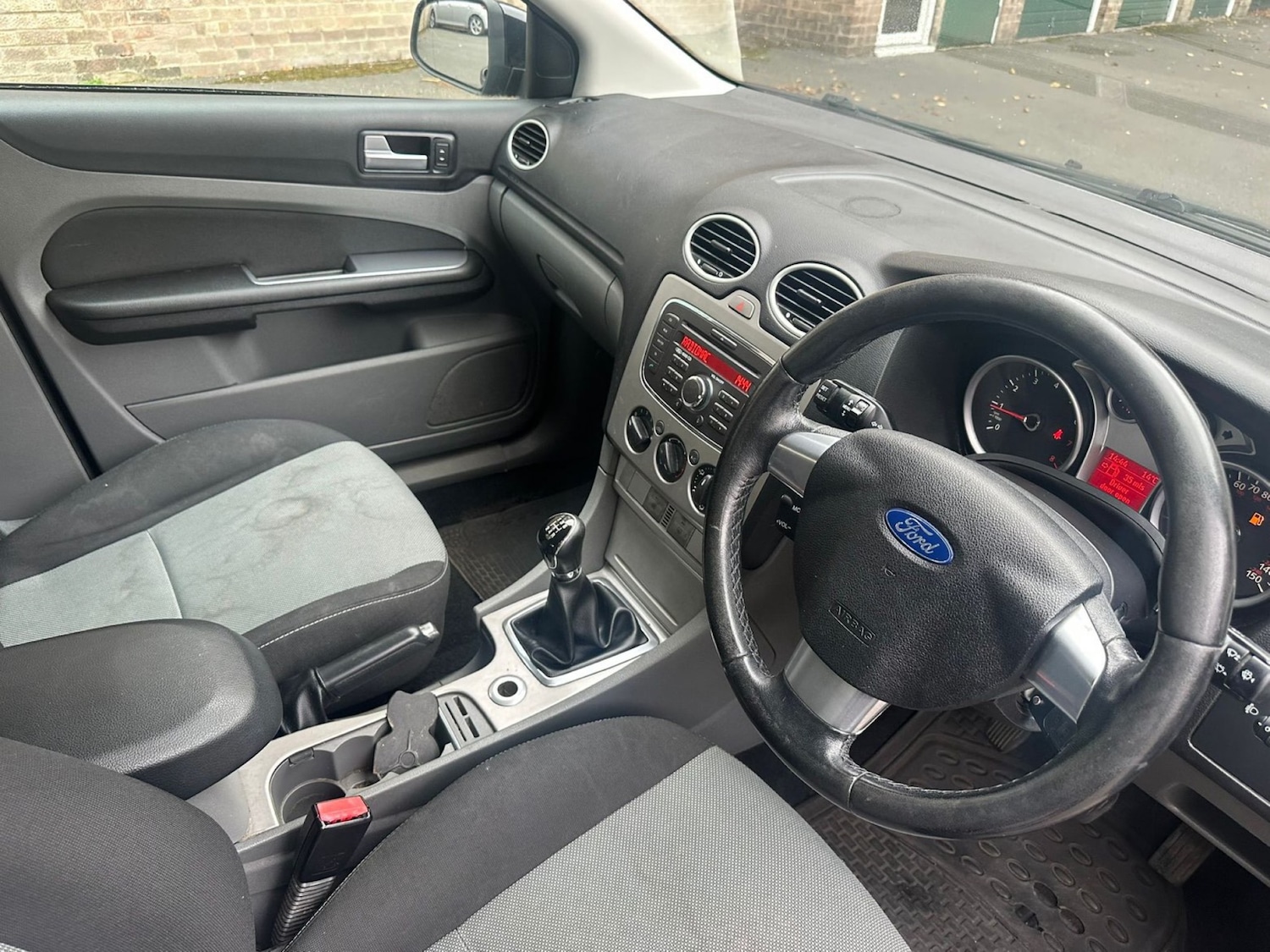 Used Ford Focus 2010 for sale - 76316555: Photo 8
