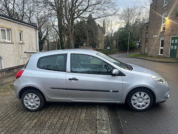 Used Renault Clio 2011 for sale - 76951401: Photo
