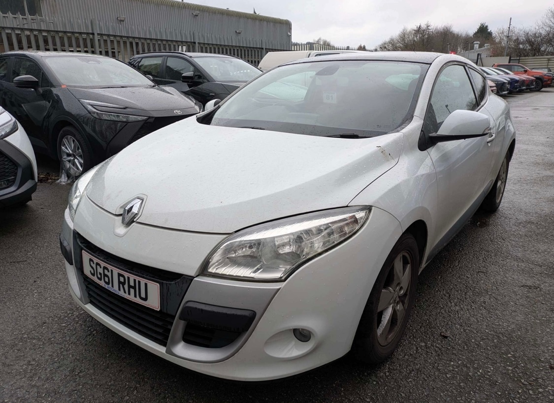 Used Renault Megane 2011 for sale - 77567933: Photo 2