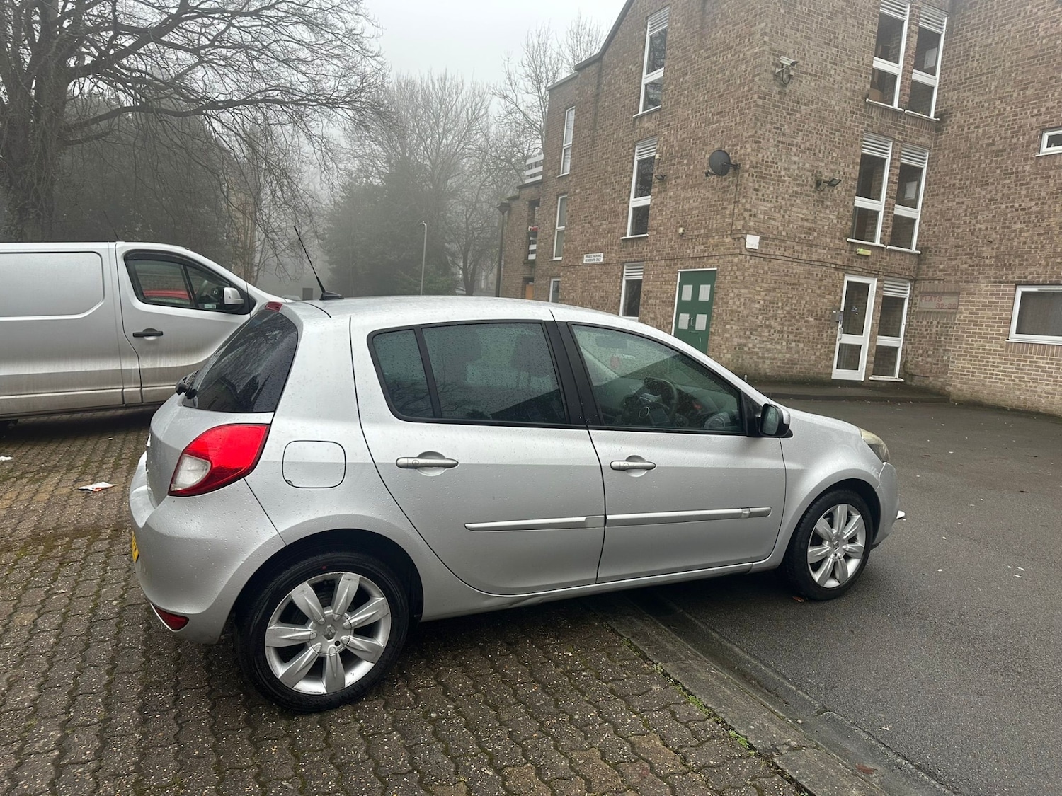 Used Renault Clio 2010 for sale - 77245637: Photo 7