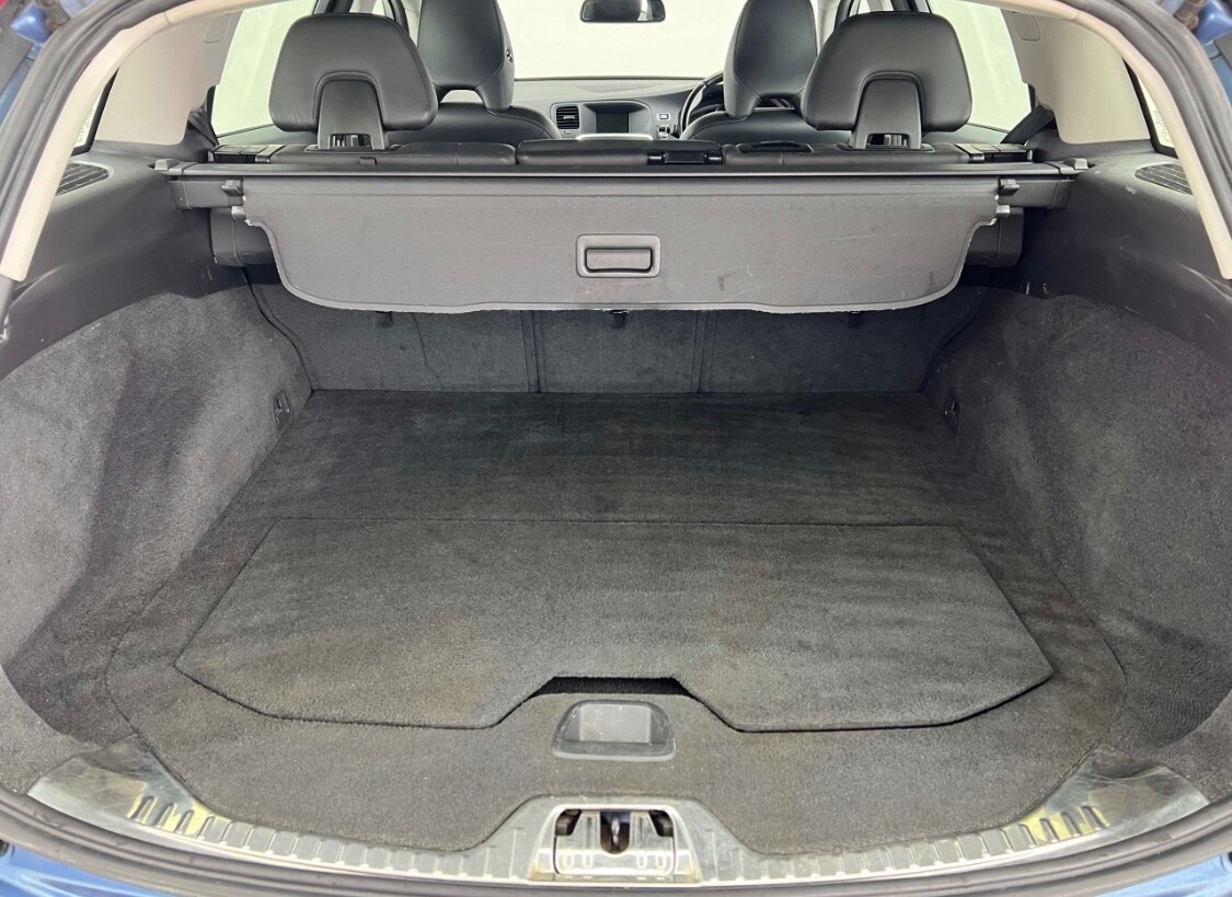 Used Volvo V60 2014 for sale - 77509632: Photo 16