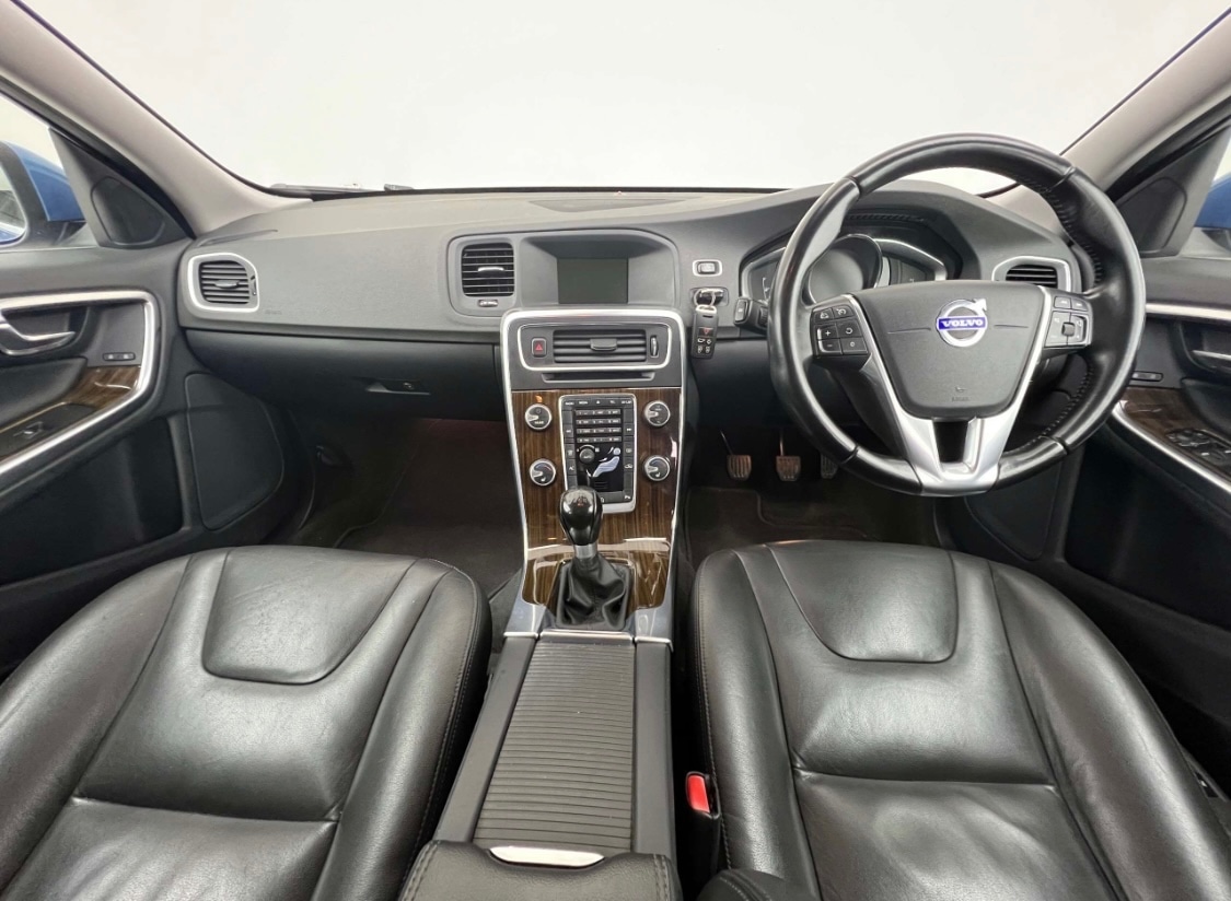 Used Volvo V60 2014 for sale - 77509632: Photo 18