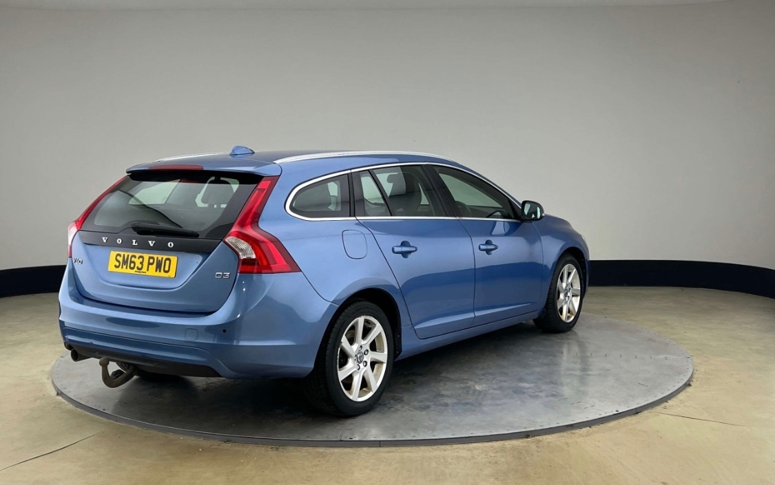 Used Volvo V60 2014 for sale - 77509632: Photo 3