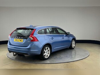 Used Volvo V60 2014 for sale - 77509632: Photo